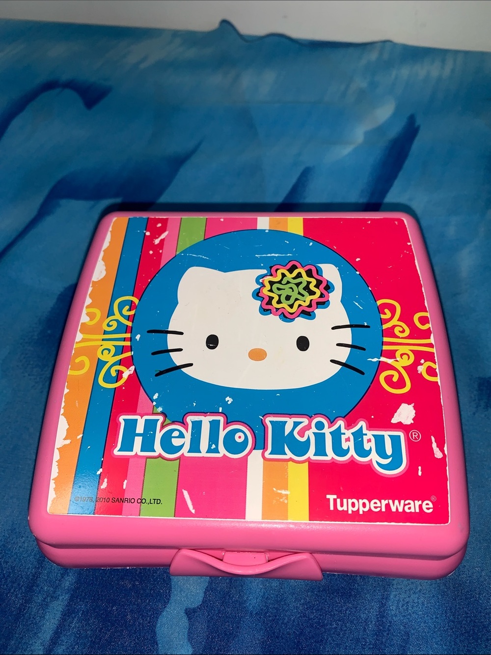 Tupperware Hello Kitty Pink Multicolor Stripe Sandwich Snack Box 2010